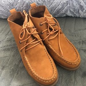 Khaki color short boots